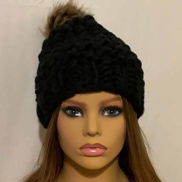 SALE! Super soft Pom Pom crochet Brand New! - Picture 1 of 3